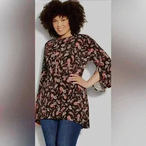 🆕 Avenue Women’s Plus Size Tunic size 26/28.  NWT